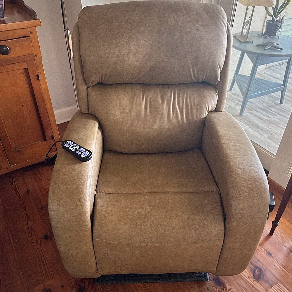 Golden Electric Power Lift and Recliner Chair with Remote.